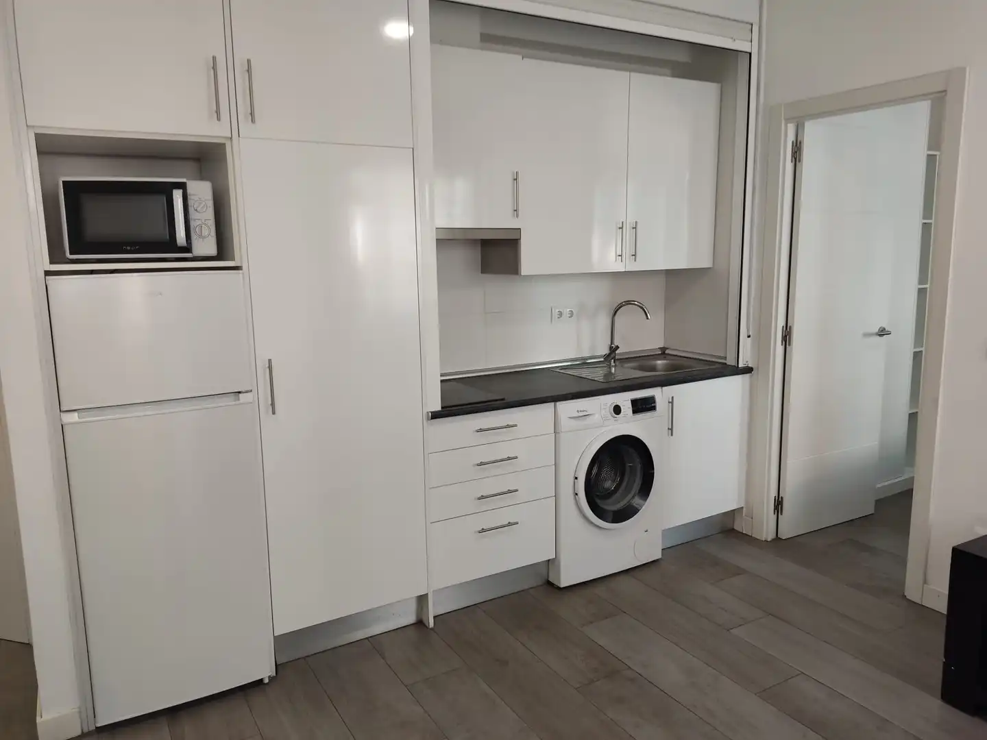 Kitchen of Flat for rent in Madrid  with Heating, Furnished and Washing machine