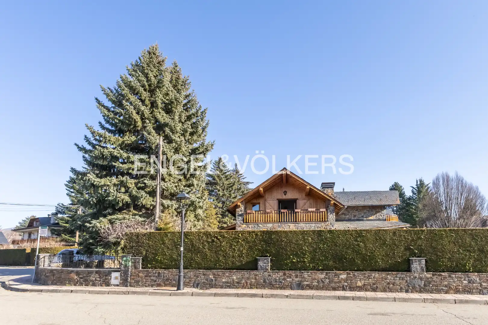 Vista exterior de Casa o chalet en venta en Llívia con Calefacción, Jardín privado y Parquet