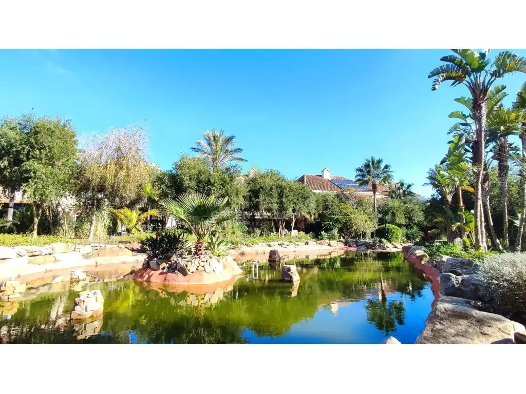 Jardí de Casa adosada en venda en La Alcaidesa amb Aire condicionat, Calefacció i Jardí privat