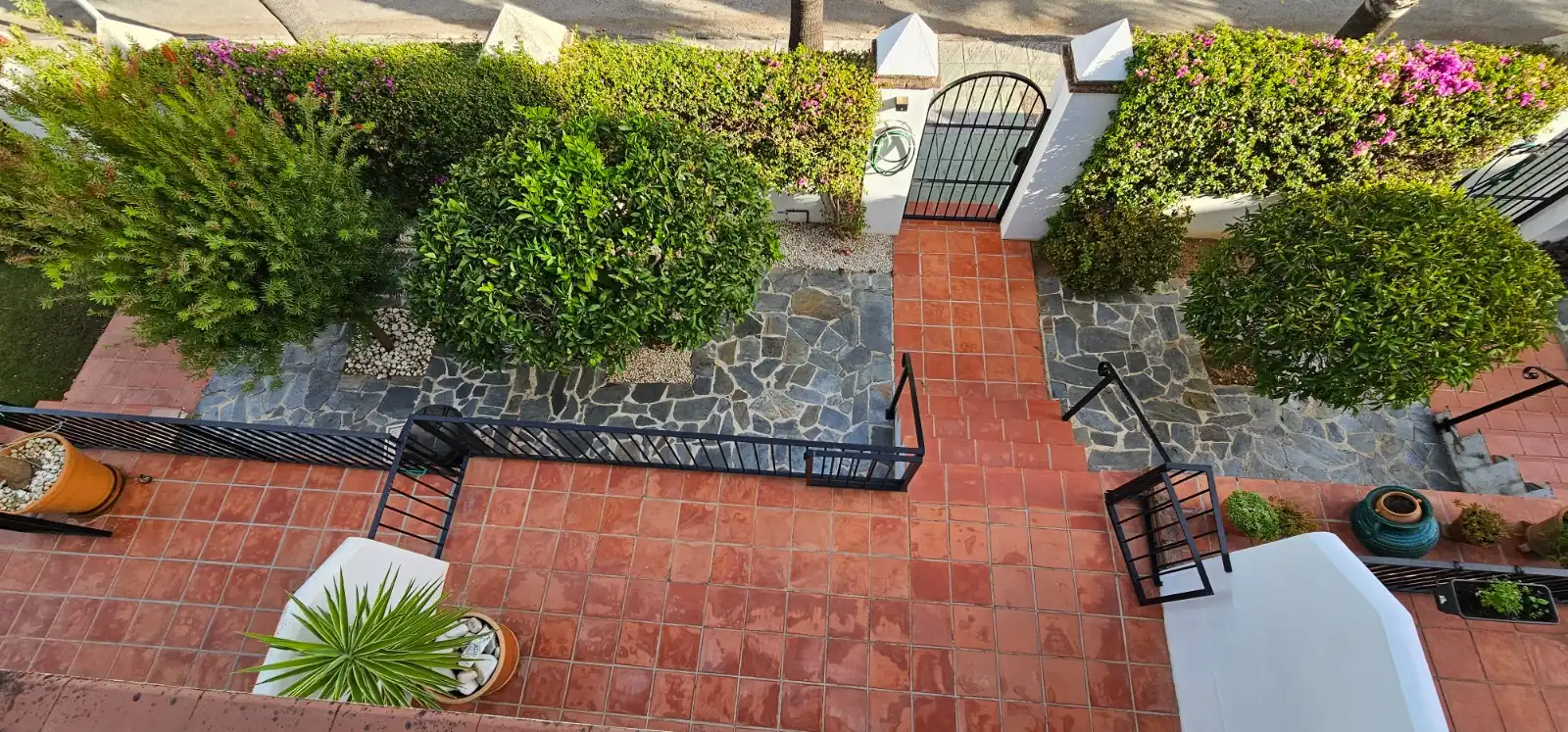 Vista exterior de Casa adosada de alquiler en Alhaurín de la Torre con Aire acondicionado, Jardín privado y Terraza