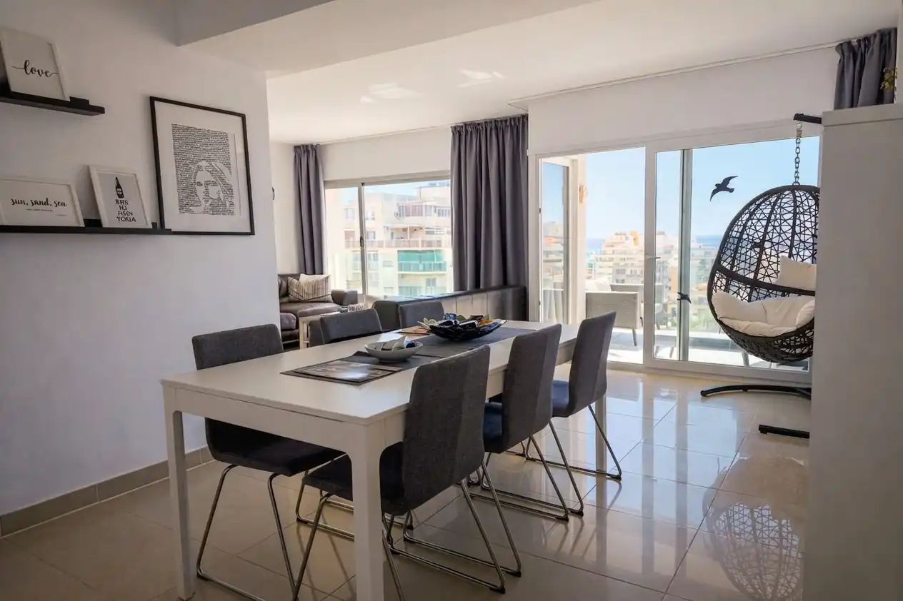 Menjador de Apartament en venda en  Palma de Mallorca amb Aire condicionat, Traster i Piscina