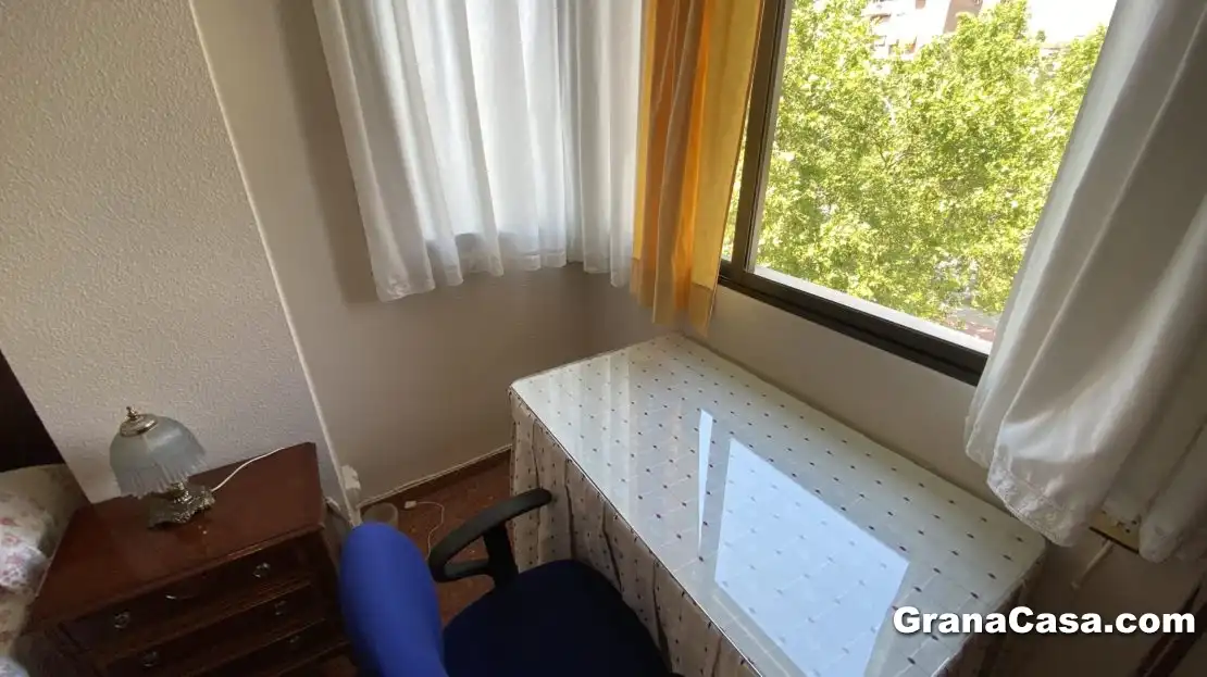 Bedroom of Flat for rent in Granada  with Heating, Terrace and Furnished