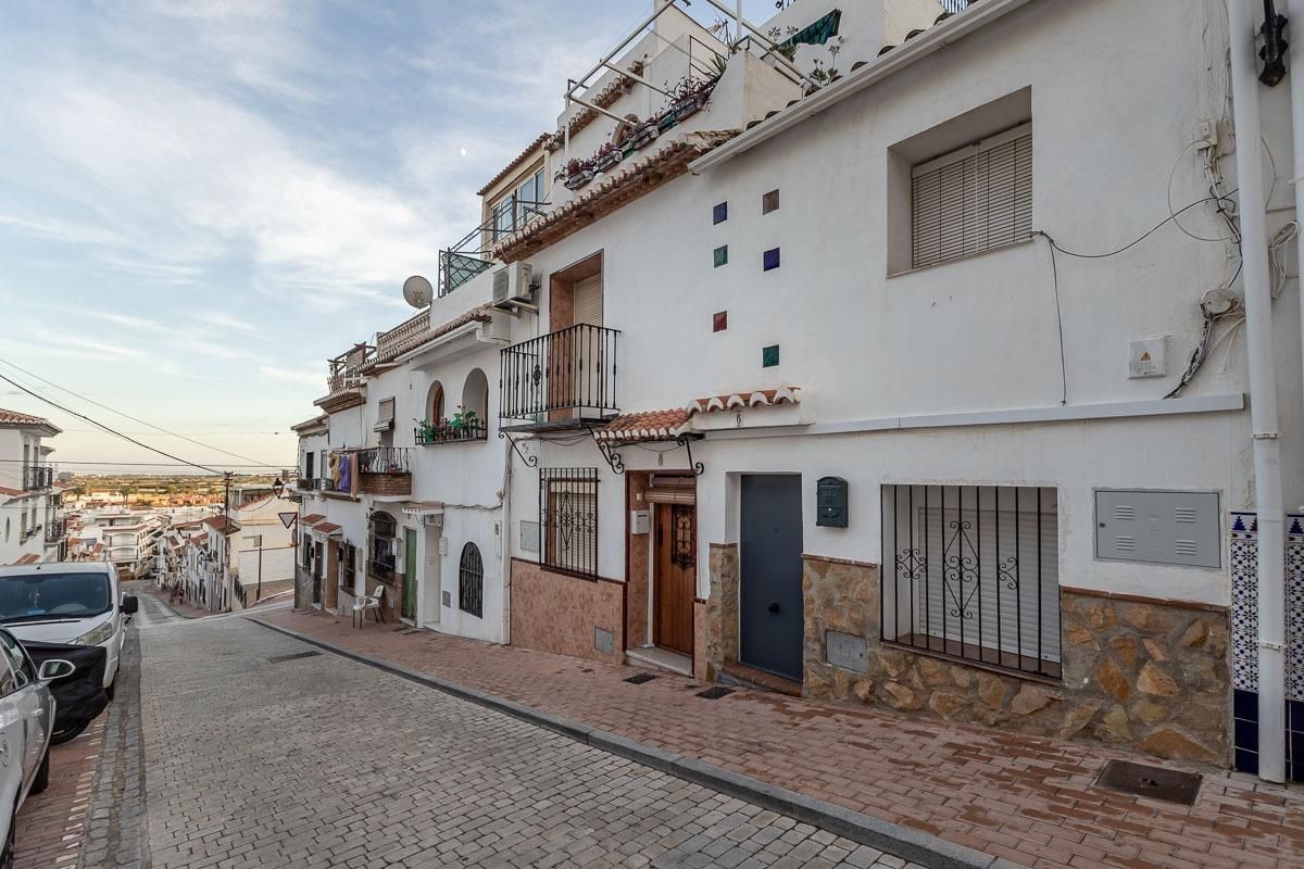 Exterior view of Single-family semi-detached for sale in Salobreña  with Terrace