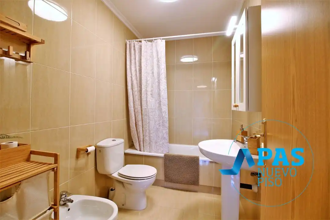 Baño de Piso de alquiler en Piélagos con Calefacción, Jardín privado y Parquet