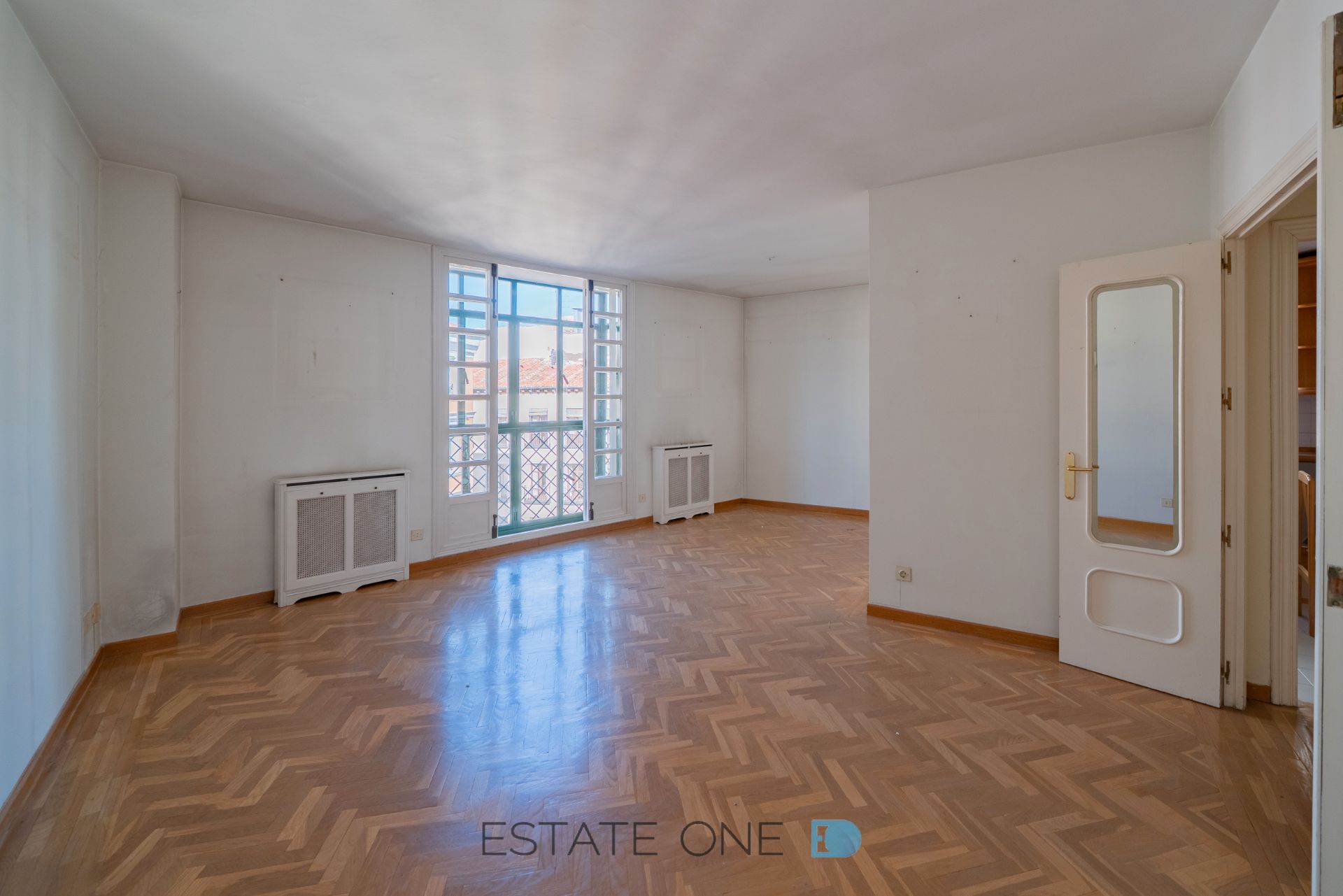 Sala de estar de Piso en venta en  Madrid Capital con Calefacción y Balcón