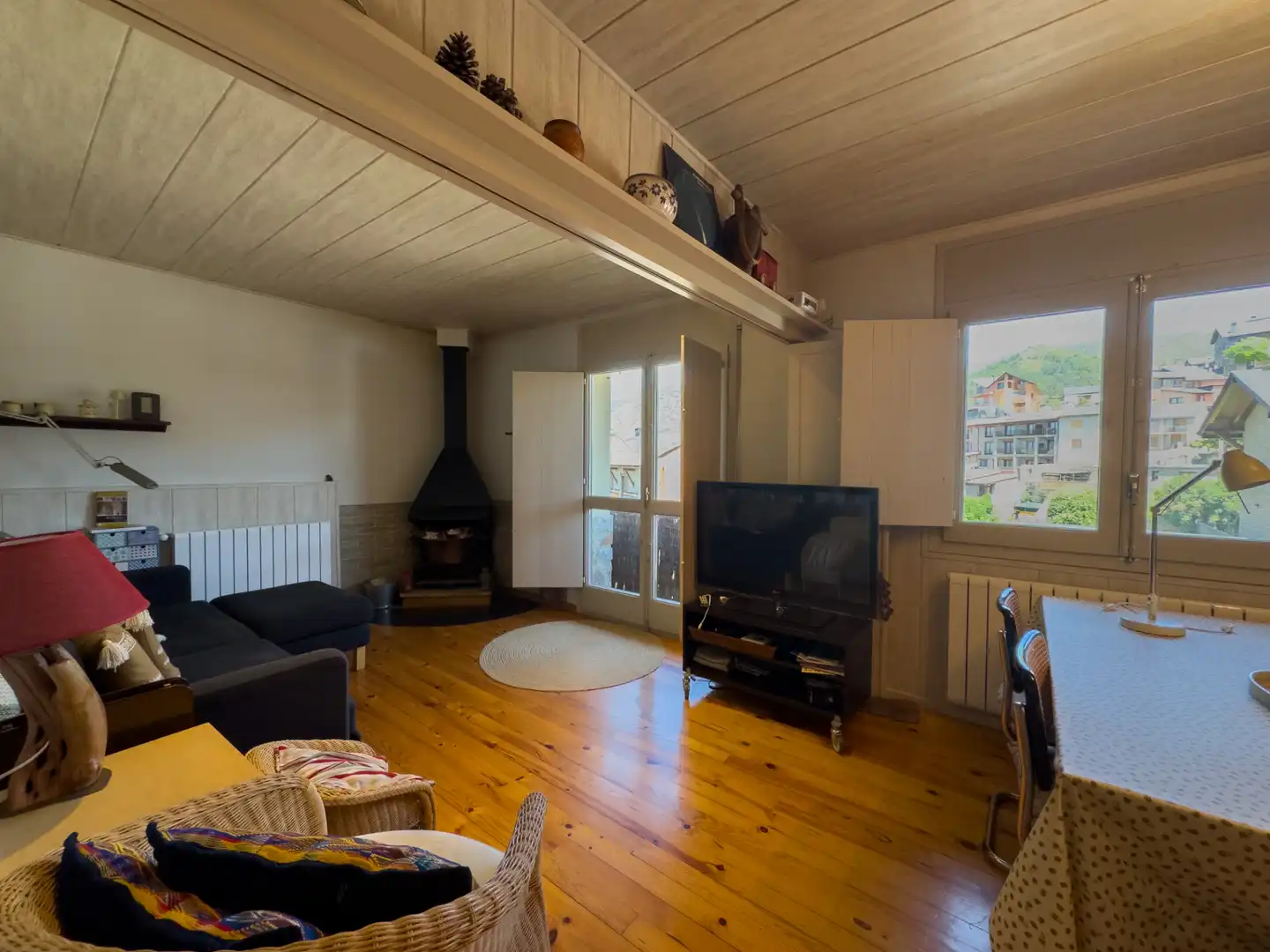 Wohnzimmer von Erdgeschoss zum Verkauf in Bellver de Cerdanya mit Heizung, Parkett und Balkon