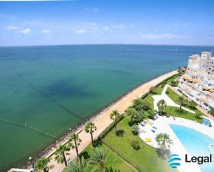 Vista exterior de Dúplex en venda en La Manga del Mar Menor amb Aire condicionat, Terrassa i Piscina