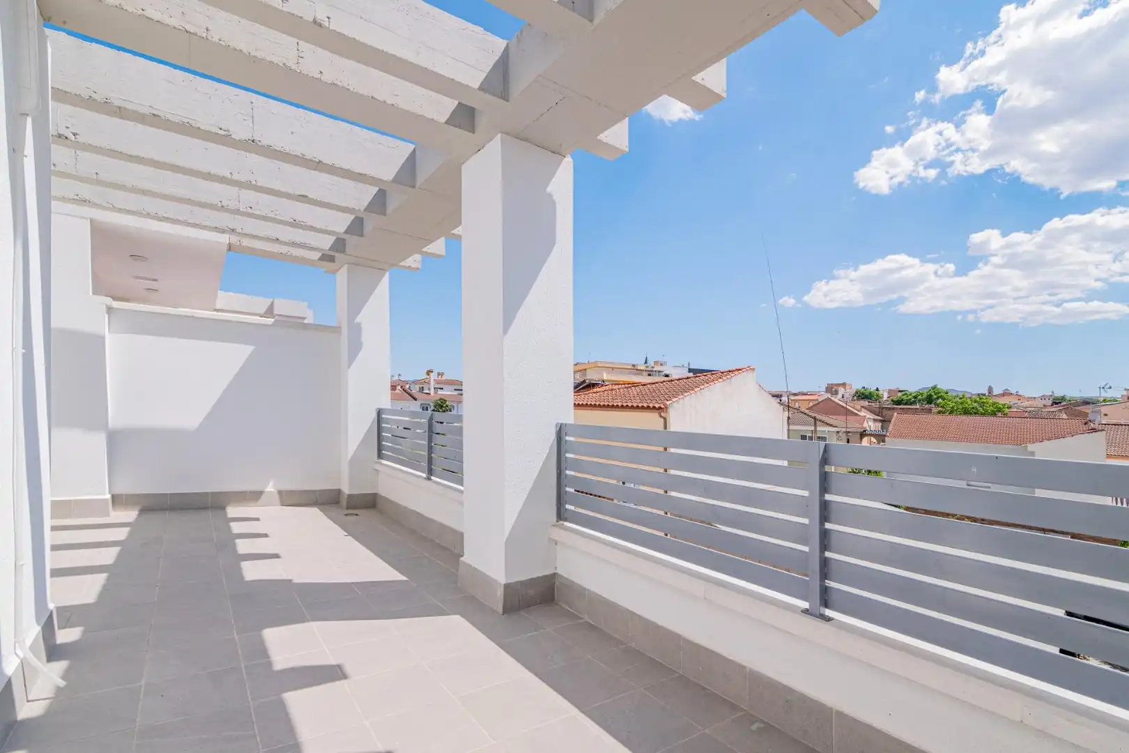 Terrassa de Pis de lloguer en Las Gabias amb Aire condicionat, Calefacció i Terrassa