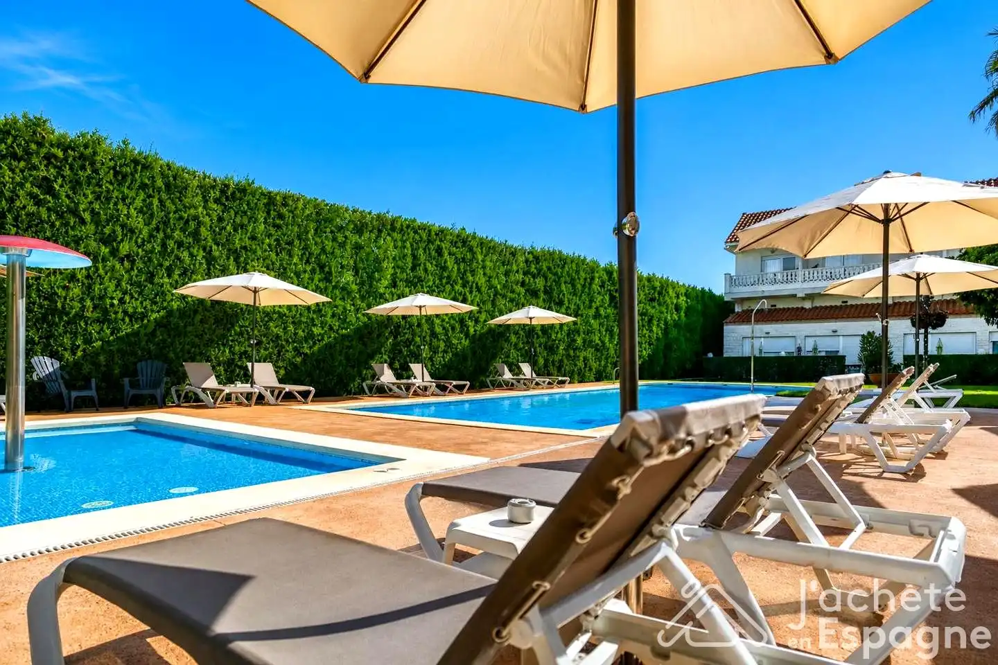 Swimming pool of Buildings for sale in Vinaròs