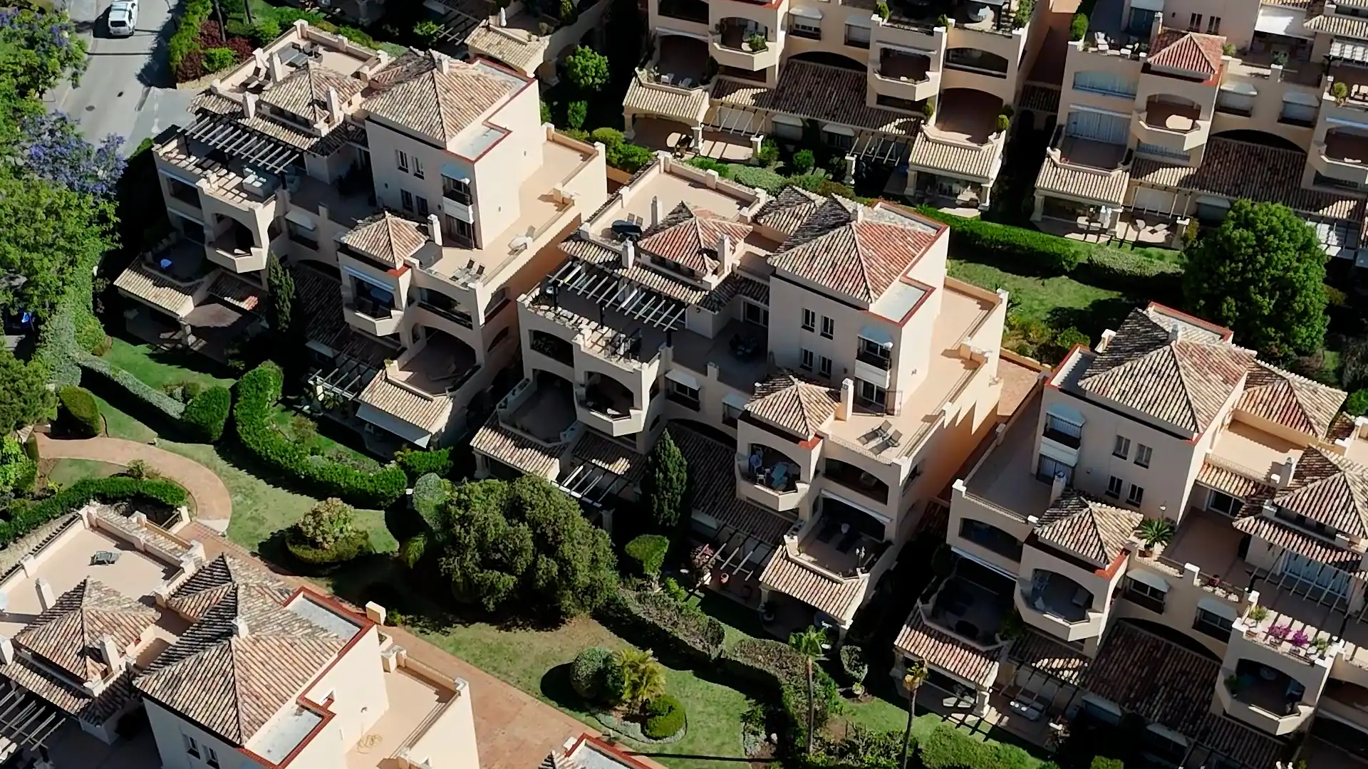 Vista exterior de Àtic en venda en Marbella amb Aire condicionat, Calefacció i Terrassa