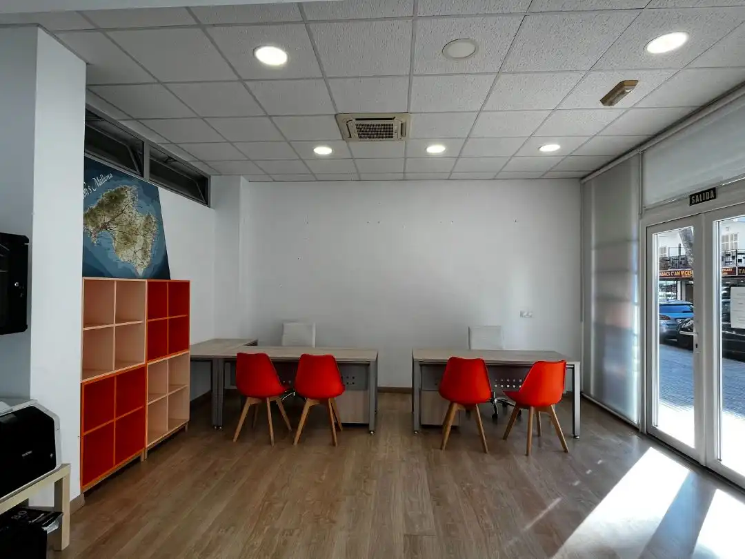 Business premises to rent in Avenida Joan Servera Camps 34, imagen 5