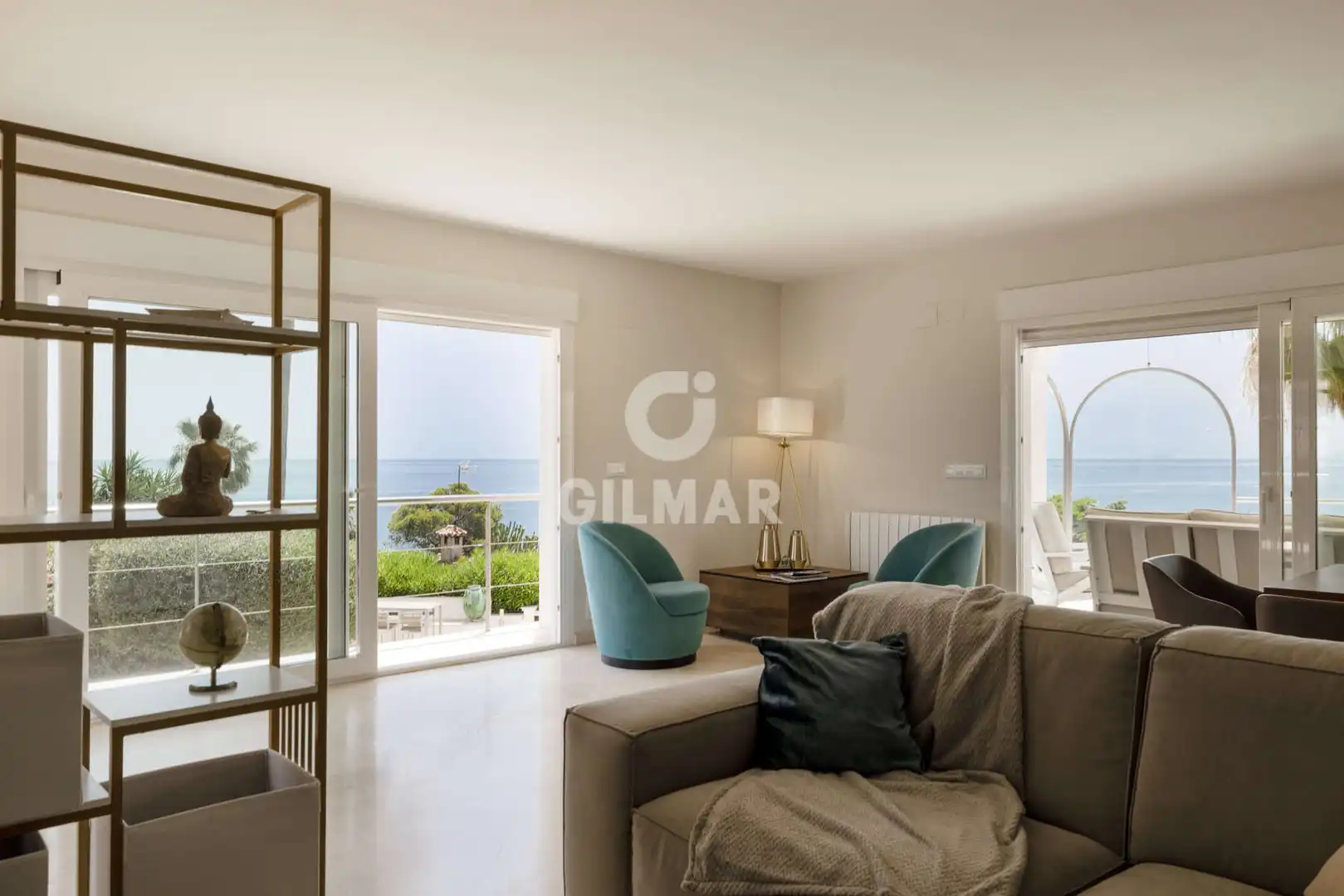 Sala d'estar de Casa o xalet en venda en Sotogrande amb Calefacció, Jardí privat i Piscina
