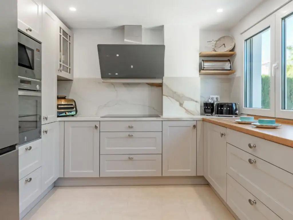 Kitchen of Houses for sale in El Campello  with Air Conditioner, Private garden and Swimming Pool