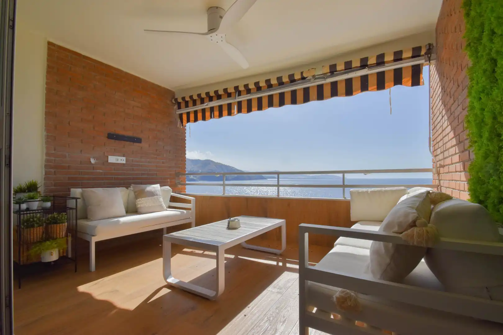 Terrace of Flat for sale in Almuñécar  with Parquet flooring, Terrace and Furnished