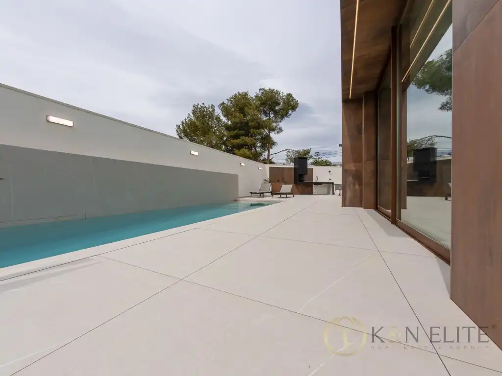 Piscina de Casa o xalet en venda en Benidorm amb Aire condicionat, Terrassa i Piscina