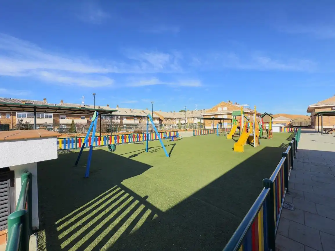 Vista exterior de Pis en venda en Arcas del Villar amb Calefacció, Terrassa i Balcó
