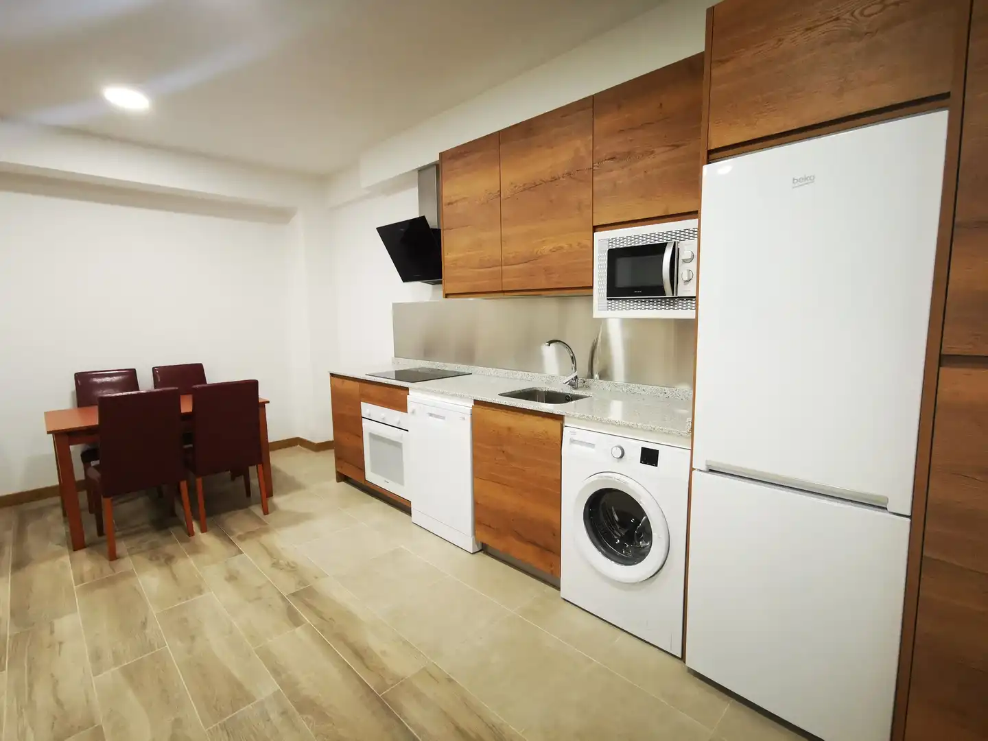 Cuina de Apartament de lloguer en Salamanca amb Calefacció, Parquet i Moblat