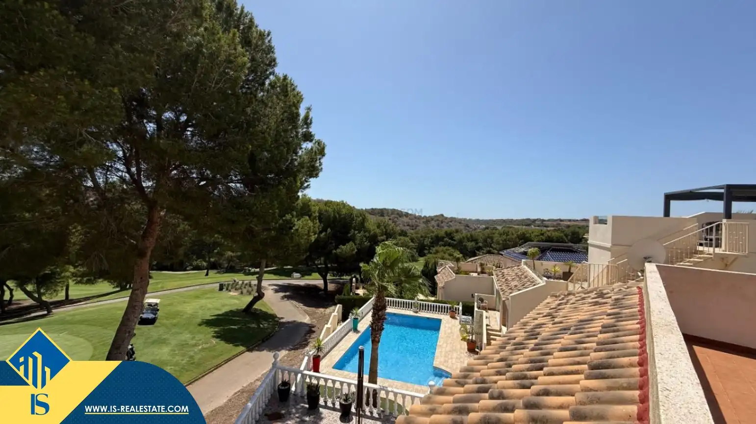 Vista exterior de Casa o xalet en venda en Orihuela amb Jardí privat, Terrassa i Moblat
