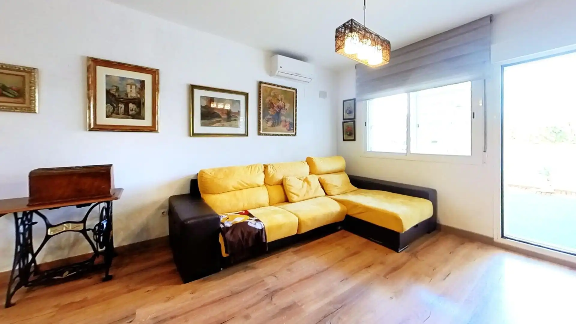 Sala d'estar de Pis en venda en Albolote amb Aire condicionat, Terrassa i Moblat