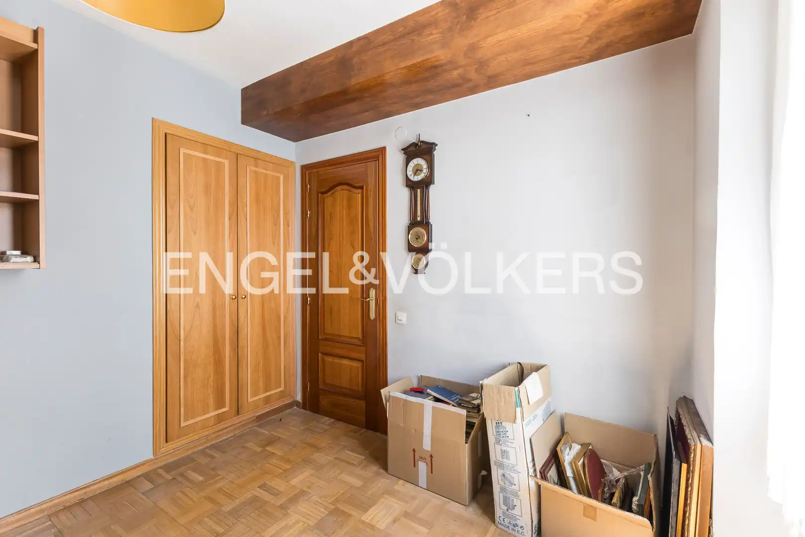 Piso en venta en Madrid con Calefacción y Balcón