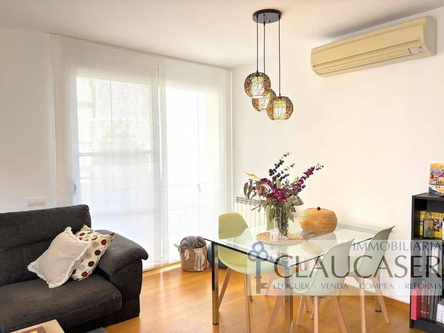 Living room of Flat for sale in Sabadell  with Heating, Private garden and Terrace