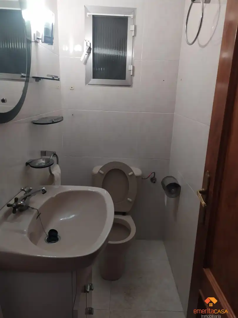 Baño de Piso en venta en Cáceres con Aire acondicionado y Terraza