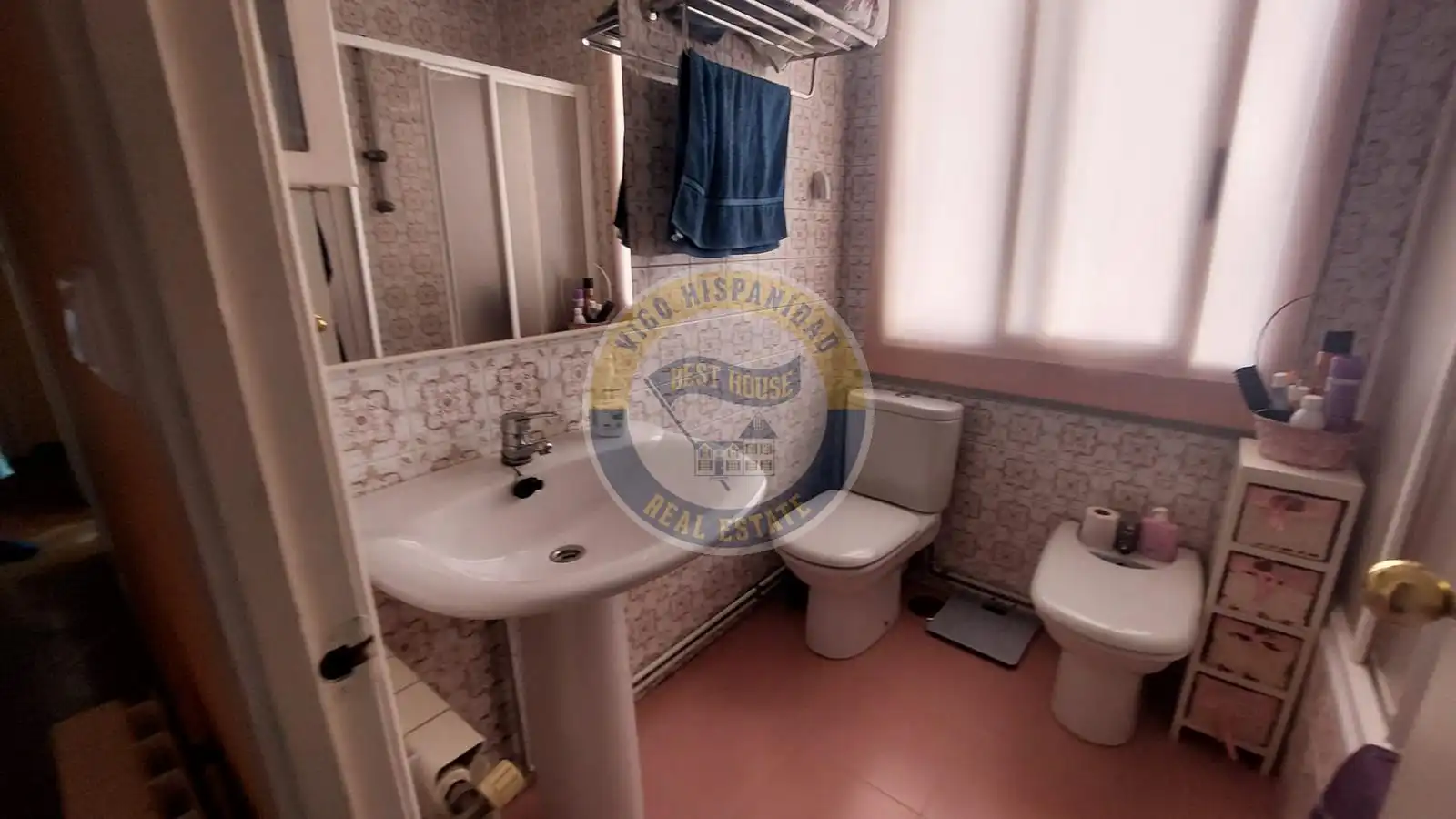 Bathroom of Flat for sale in Vigo 