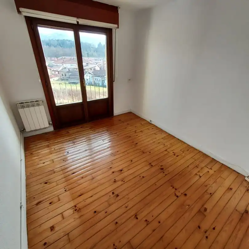 Habitación de Piso en venta en Otxandio con Calefacción y Balcón