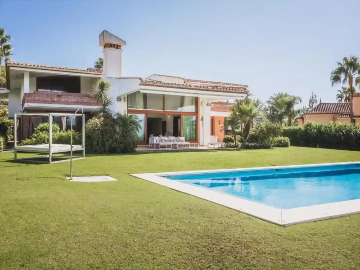Jardí de Casa o xalet en venda en Marbella amb Aire condicionat, Piscina i Balcó