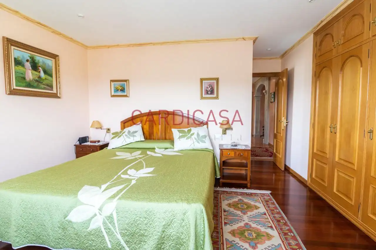 Habitación de Casa o chalet en venta en Vigo  con Calefacción, Jardín privado y Parquet