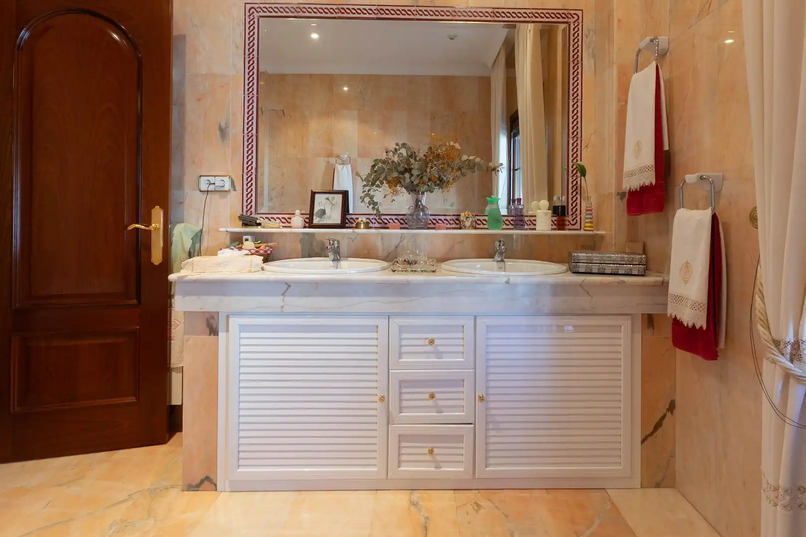 Badezimmer von Einfamilien-Reihenhaus zum Verkauf in La Roda de Andalucía mit Heizung, Abstellraum und Balkon
