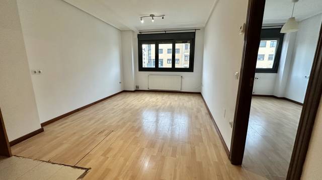 Piso en Venta en Gijón - Calle Espinosa, 1 en La Calzada