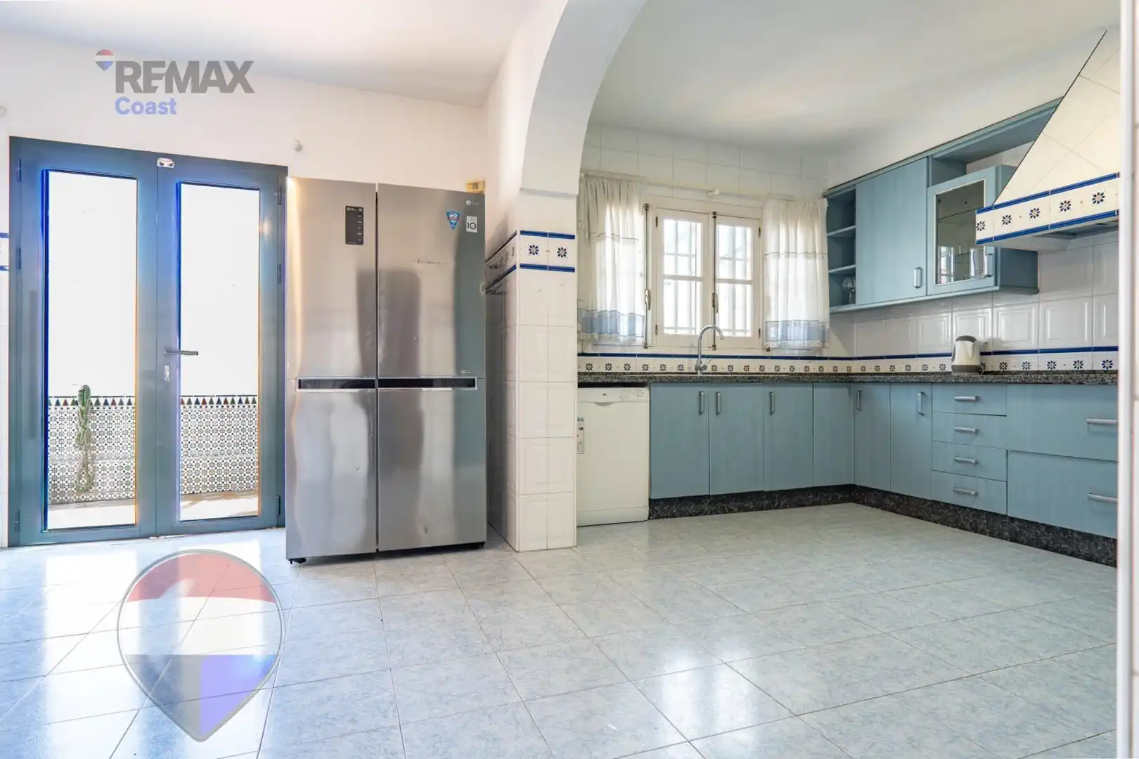 Cuina de Casa o xalet en venda en Rincón de la Victoria amb Aire condicionat, Jardí privat i Piscina