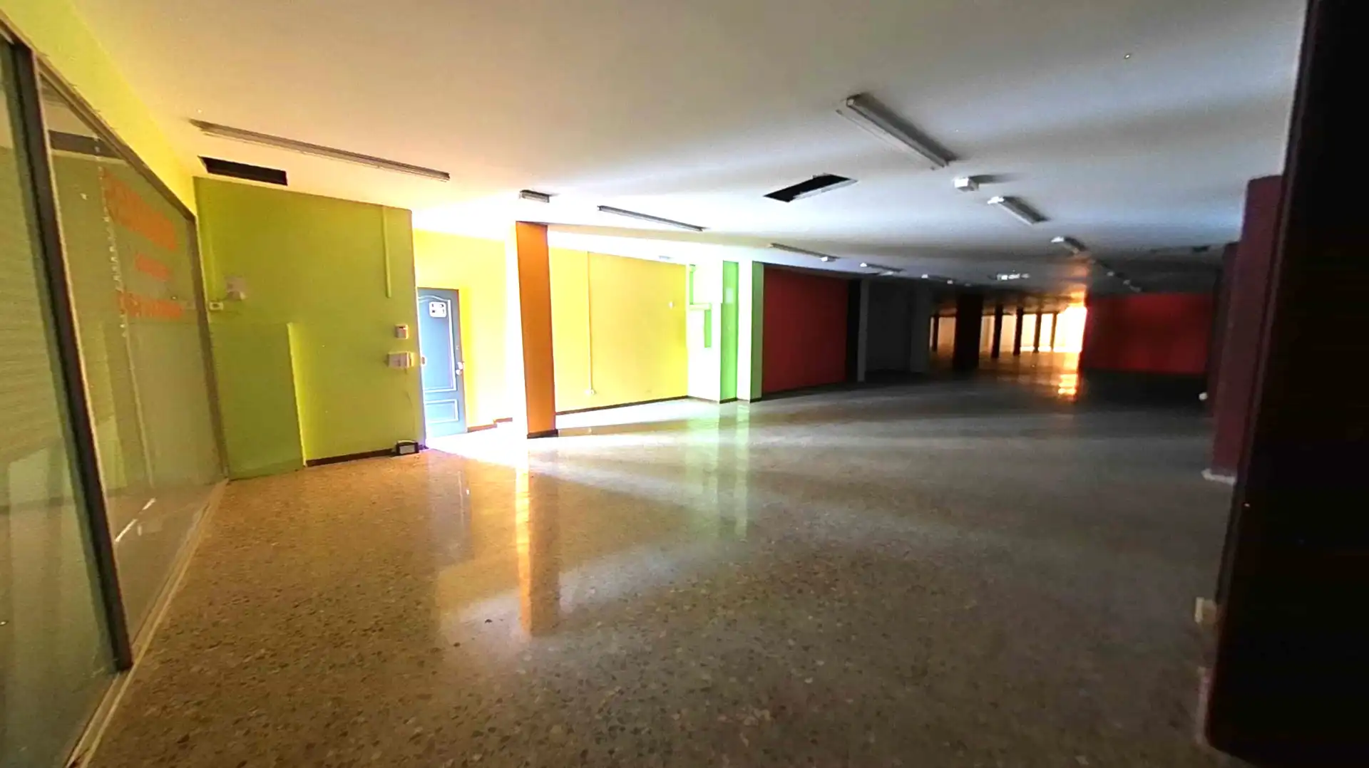 Nau industrial en venda en Viladecans