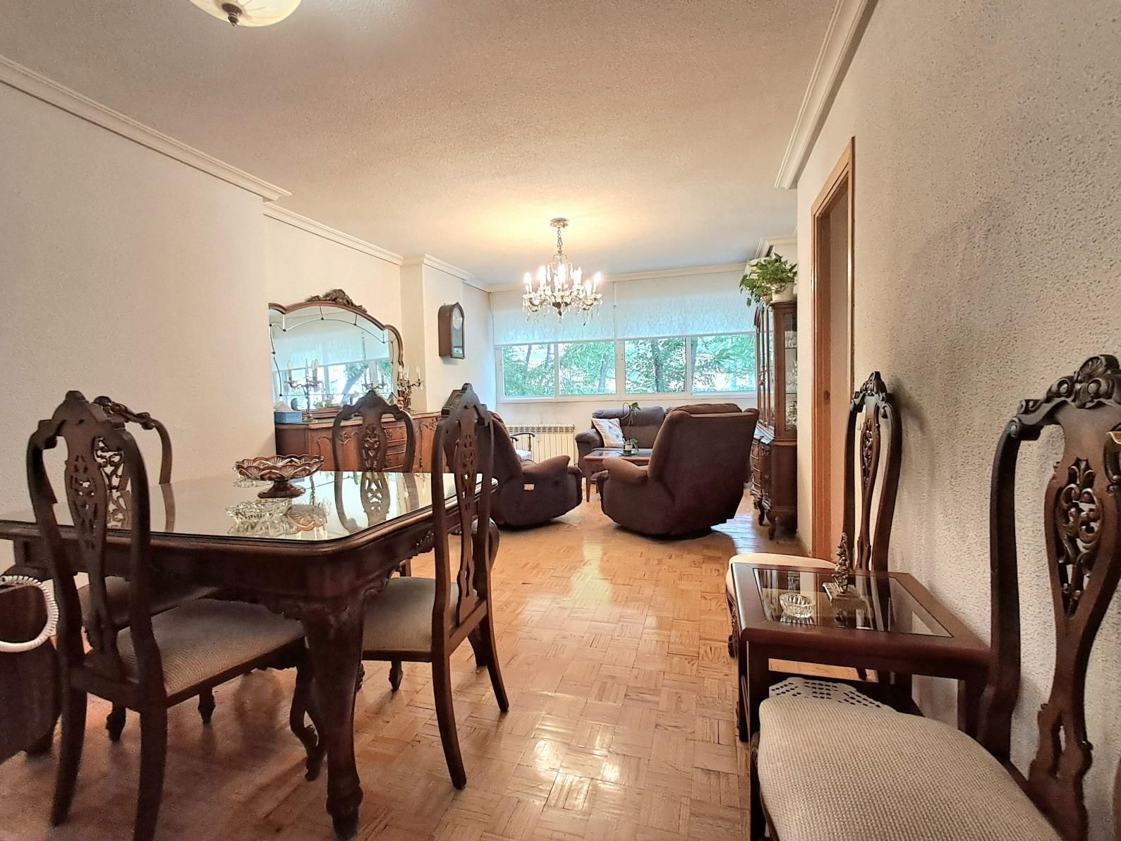 Menjador de Pis en venda en  Madrid Capital amb Aire condicionat, Calefacció i Parquet