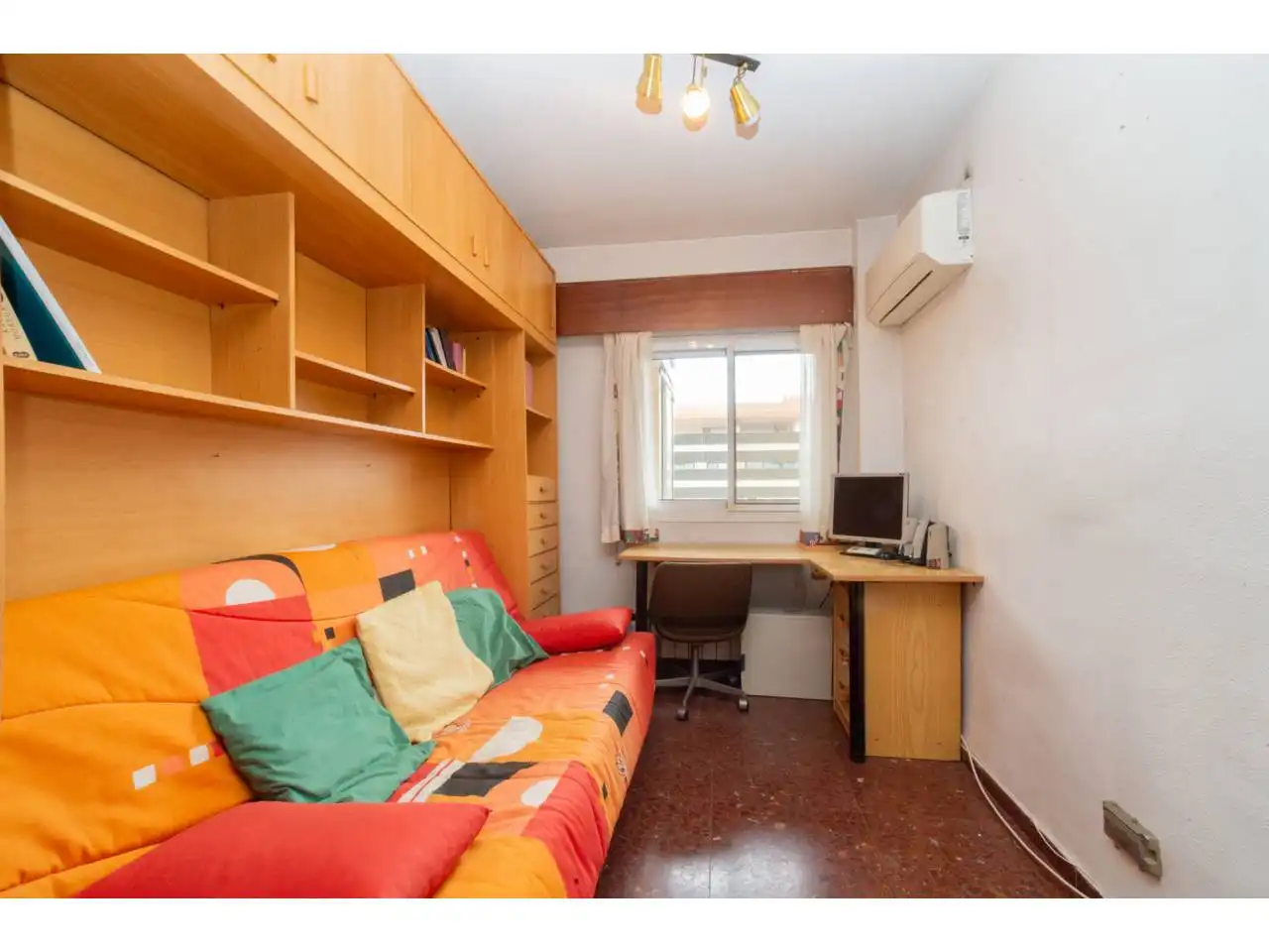 Bedroom of Flat for sale in Valencia  with Air Conditioner, Terrace and Furnished