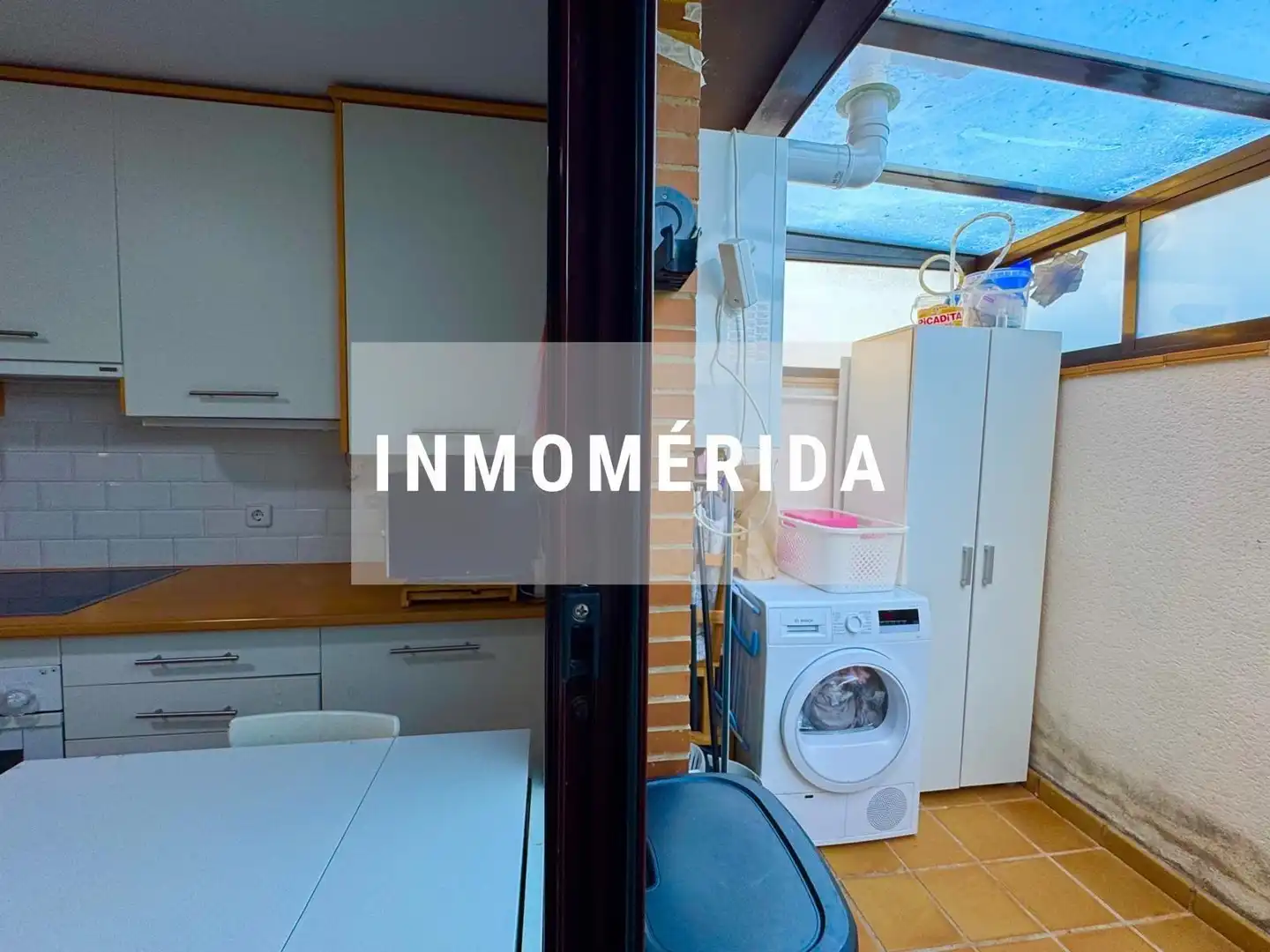Cocina de Casa adosada en venta en Mérida con Aire acondicionado, Calefacción y Jardín privado