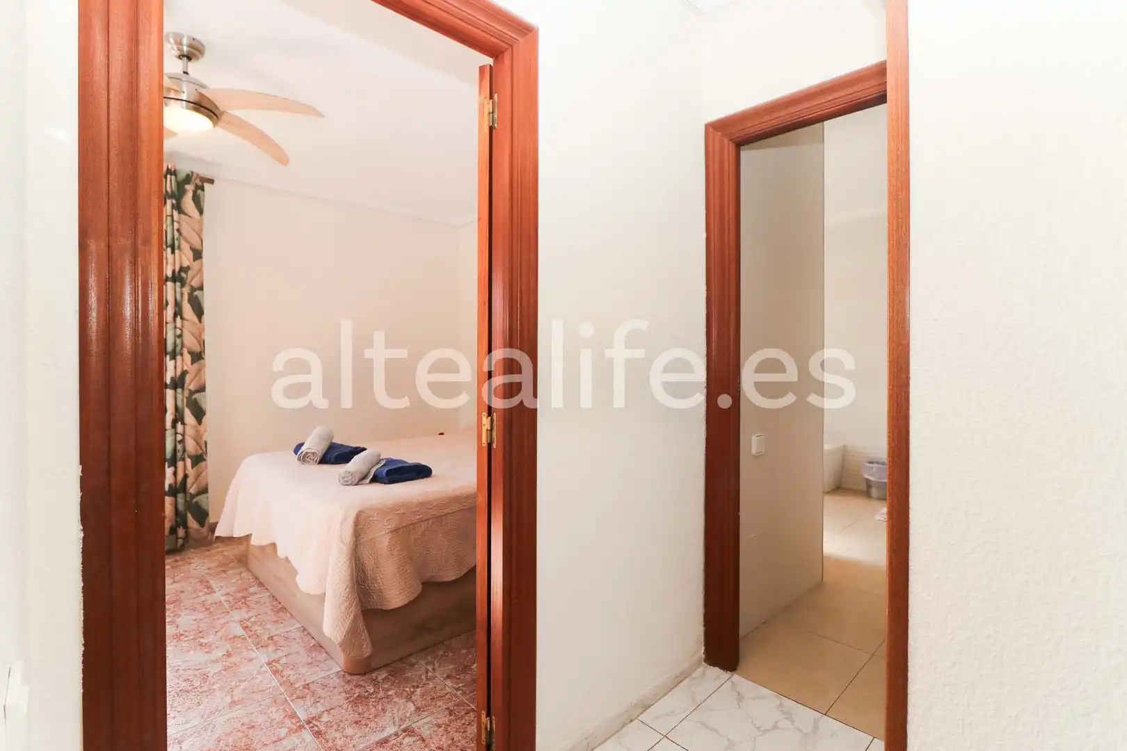 Schlafzimmer von Dachboden zum Verkauf in Benidorm mit Klimaanlage und Terrasse
