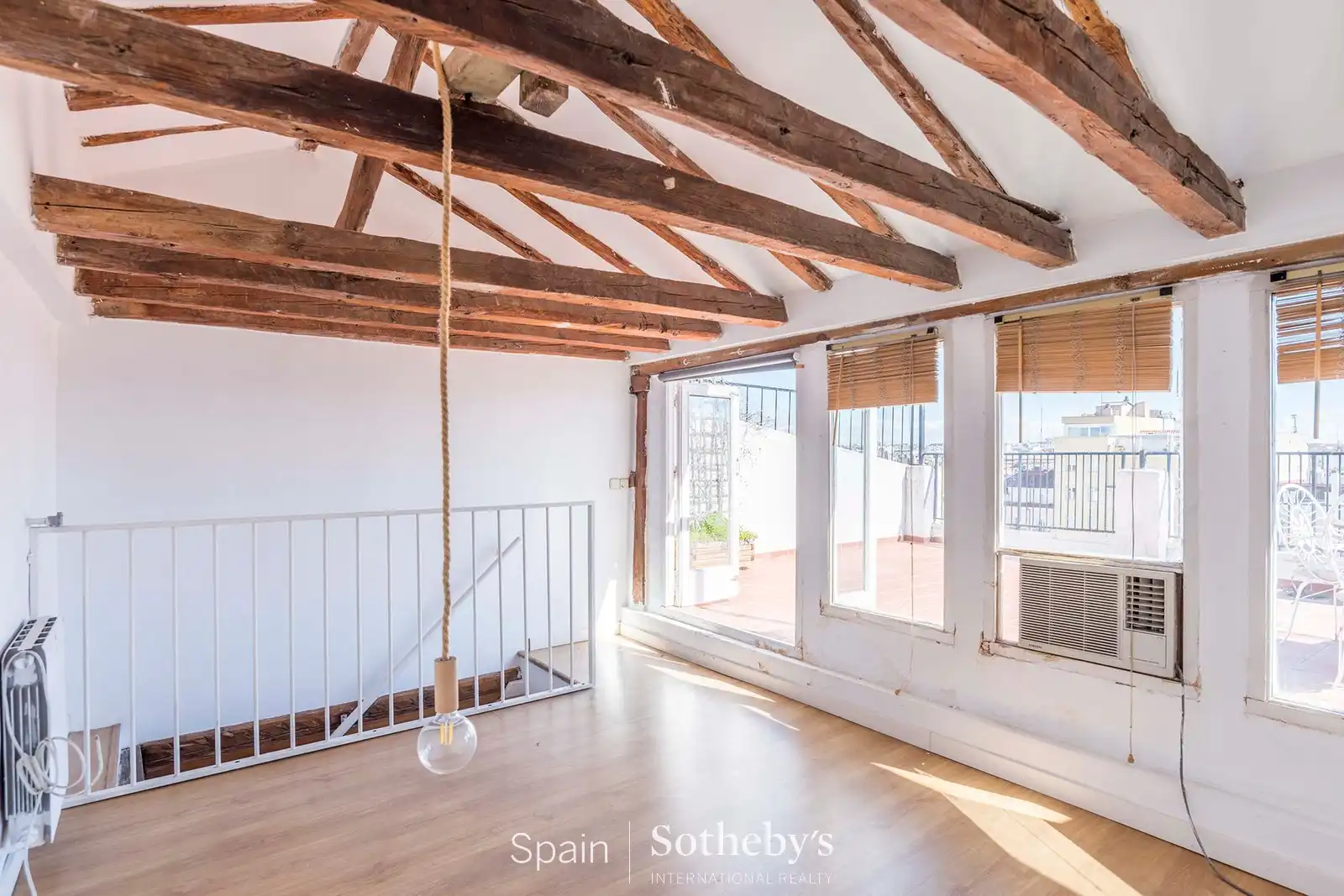 Attic for sale in Madrid  with Air Conditioner, Heating and Terrace