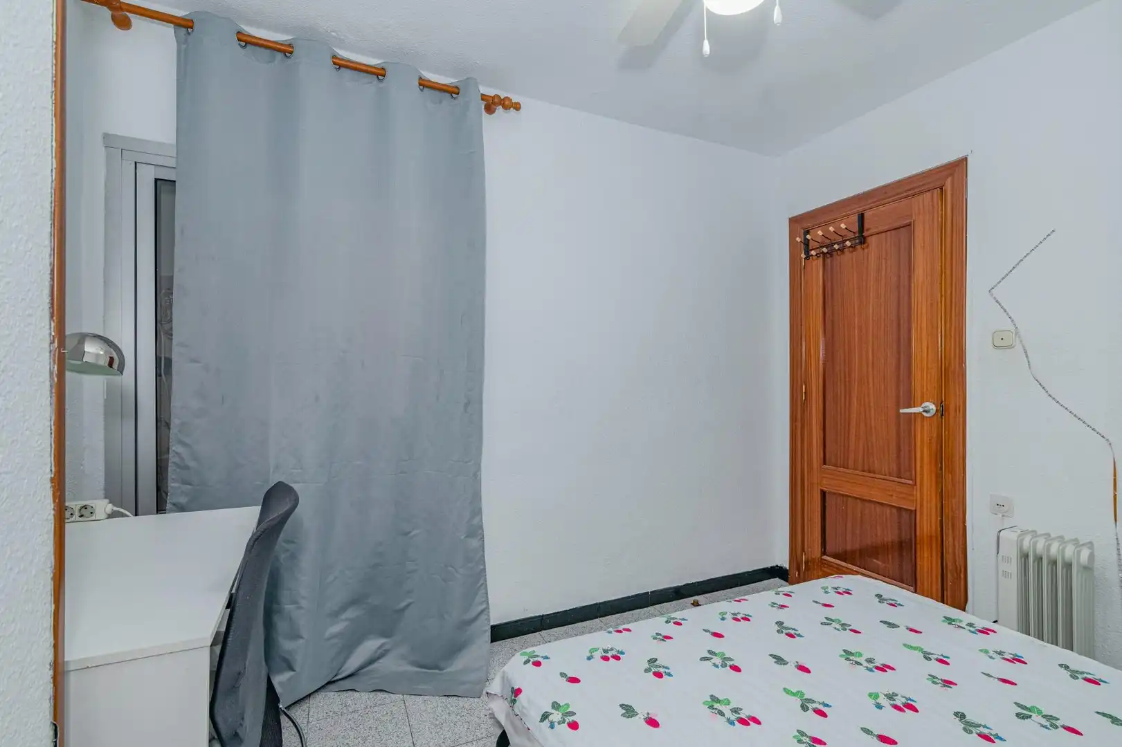 Habitación de Piso en venta en Granada con Amueblado
