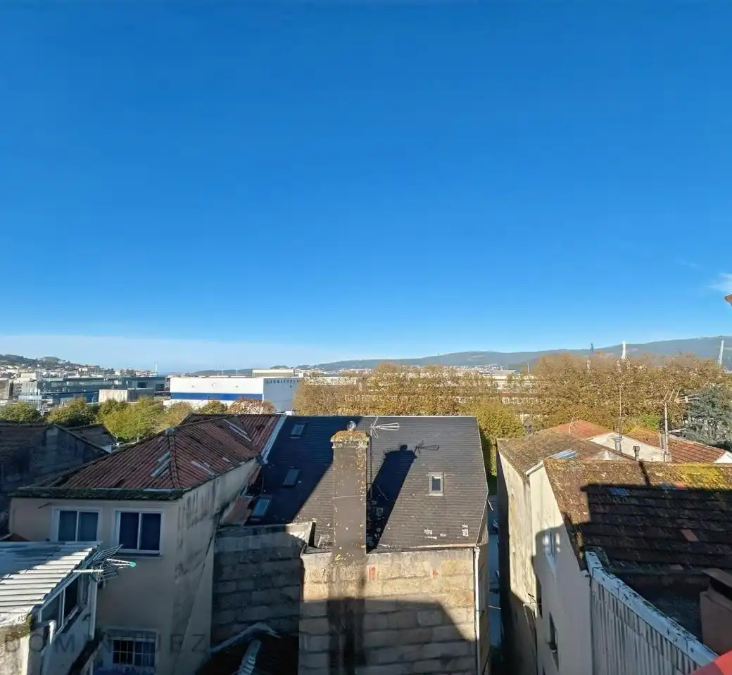 Vista exterior de Casa o xalet en venda en Pontevedra Capital  amb Calefacció