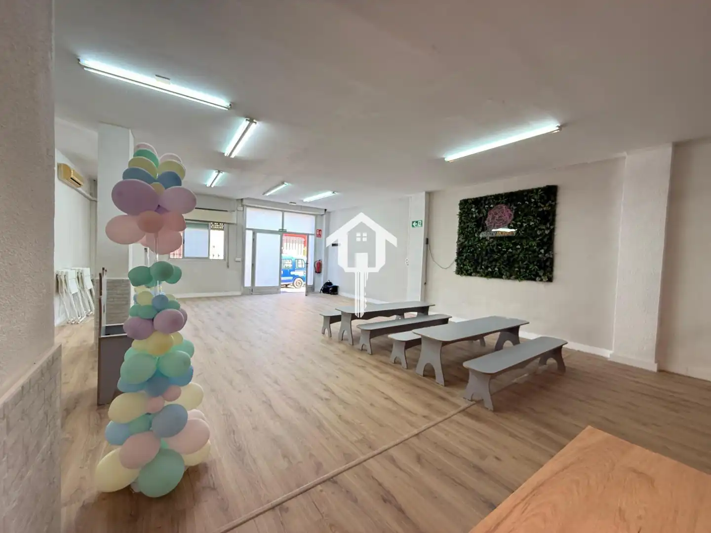 Local en venta en Alicante / Alacant con Aire acondicionado