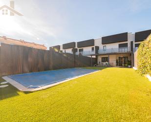 Swimming pool of House or chalet for sale in Navalcarnero  with Air Conditioner, Terrace and Swimming Pool