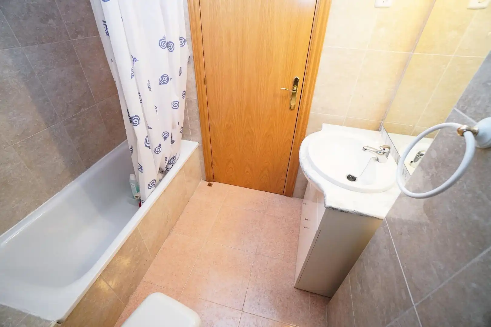 Baño de Piso en venta en Torredembarra con Aire acondicionado, Calefacción y Terraza