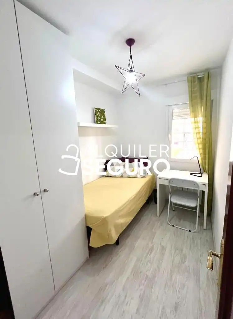 Schlafzimmer von Wohnung zur Miete in Madrid mit Klimaanlage, Heizung und Terrasse