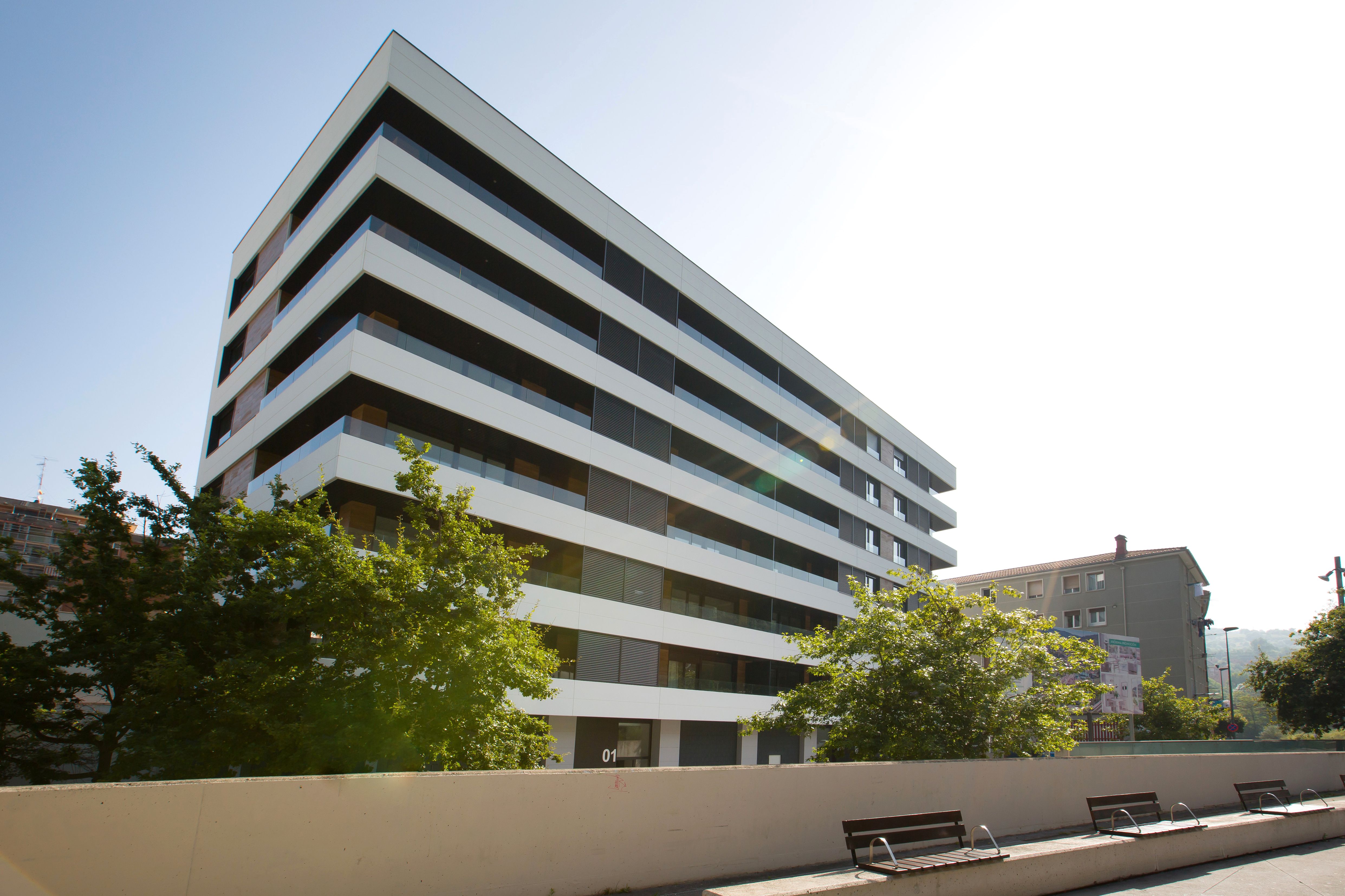 Vista exterior de Garatge en venda en Bilbao 