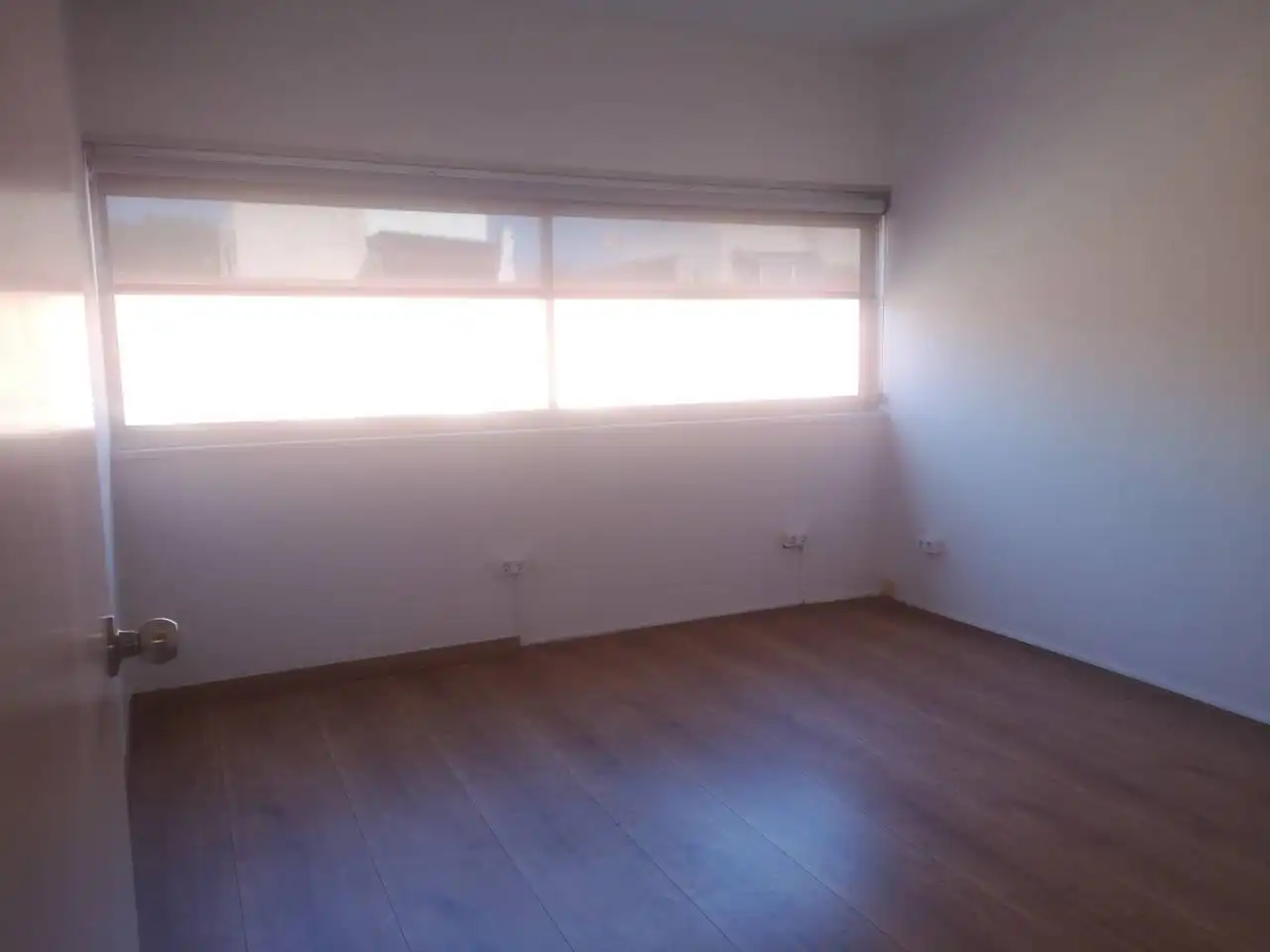 Schlafzimmer von Büro zur Miete in Sant Cugat del Vallès mit Klimaanlage und Heizung