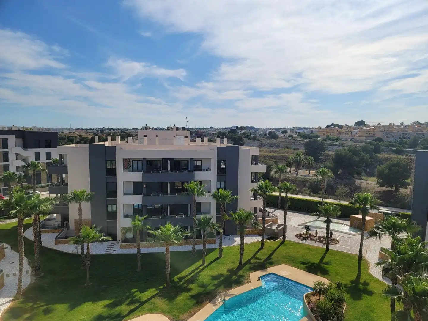 Vista exterior de Apartament en venda en Orihuela amb Aire condicionat, Jardí privat i Terrassa