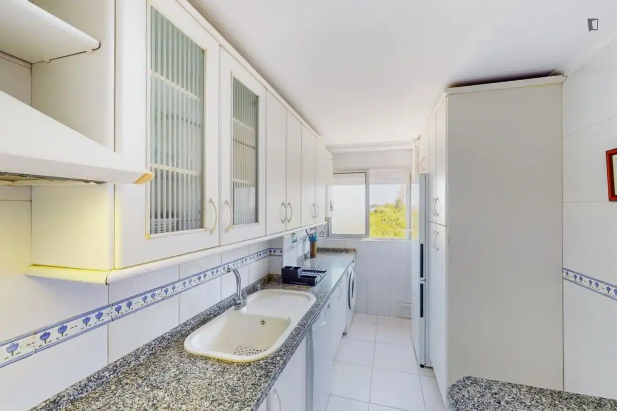 Cocina de Apartamento para compartir en Jerez de la Frontera con Amueblado, Lavadora y Microondas