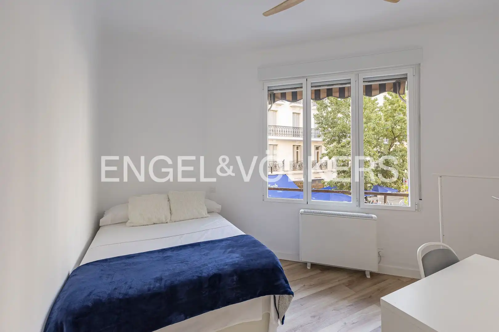 Bedroom of Flat for rent in Madrid  with Heating, Parquet flooring and Furnished